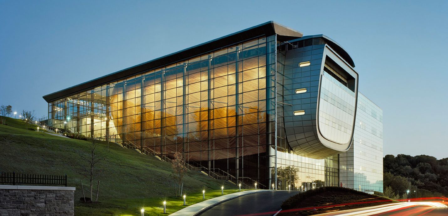 مركز مؤتمرات إمباك