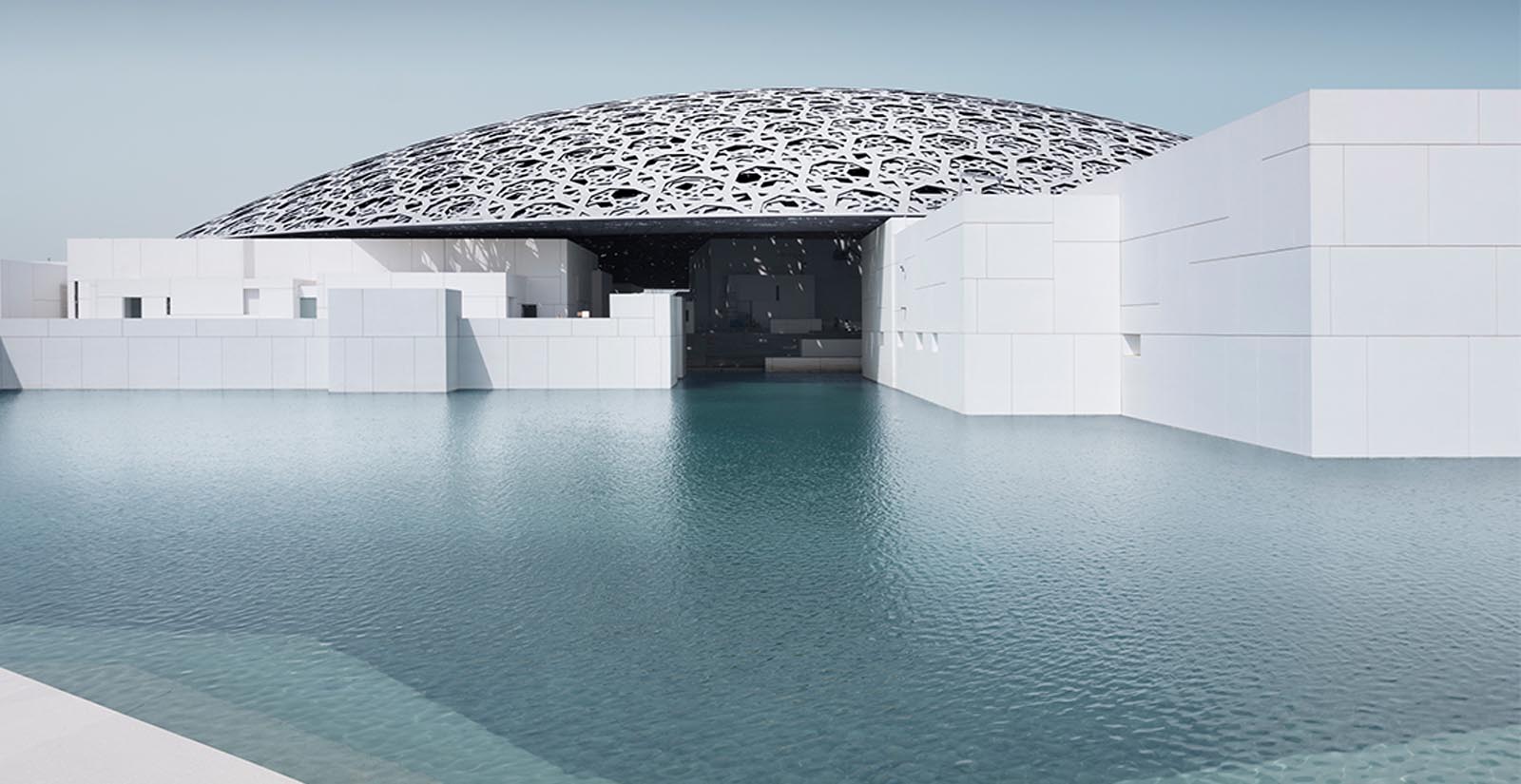 Poltrona Frau | Luxury Furniture Dubai | High End Italian Furniture Dubai | Luxury Furniture Showroom